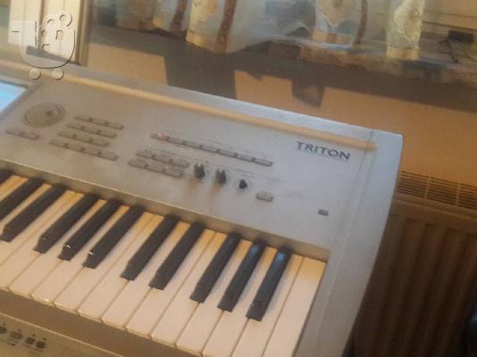KORG TRITON
